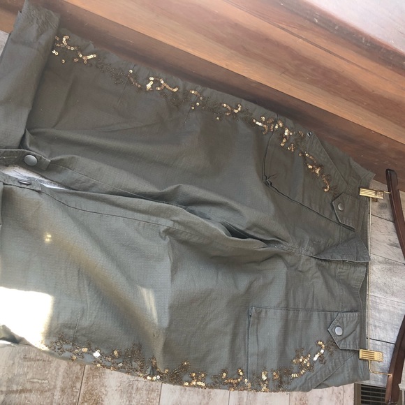 Cache .. beaded cargo pants - Picture 2 of 16